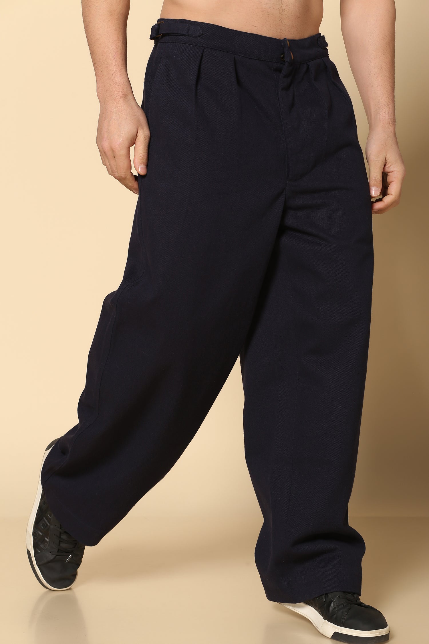 Unisex straight-leg fit