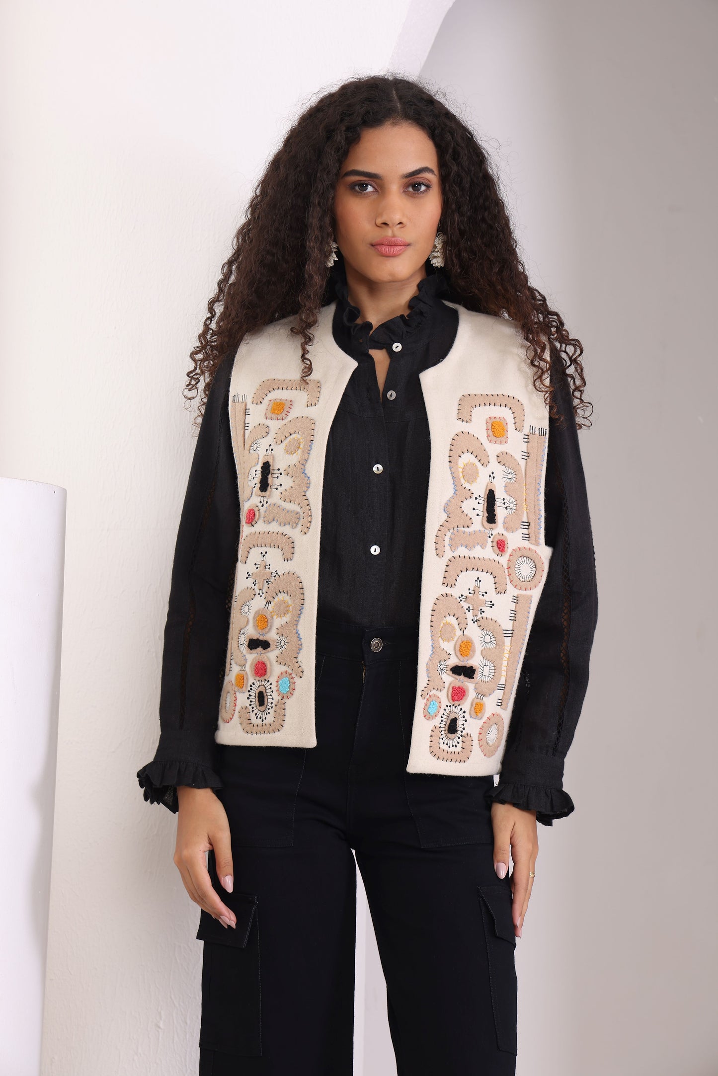 JORDAN WOMEN APPLIQUE EMBROIDERY VEST