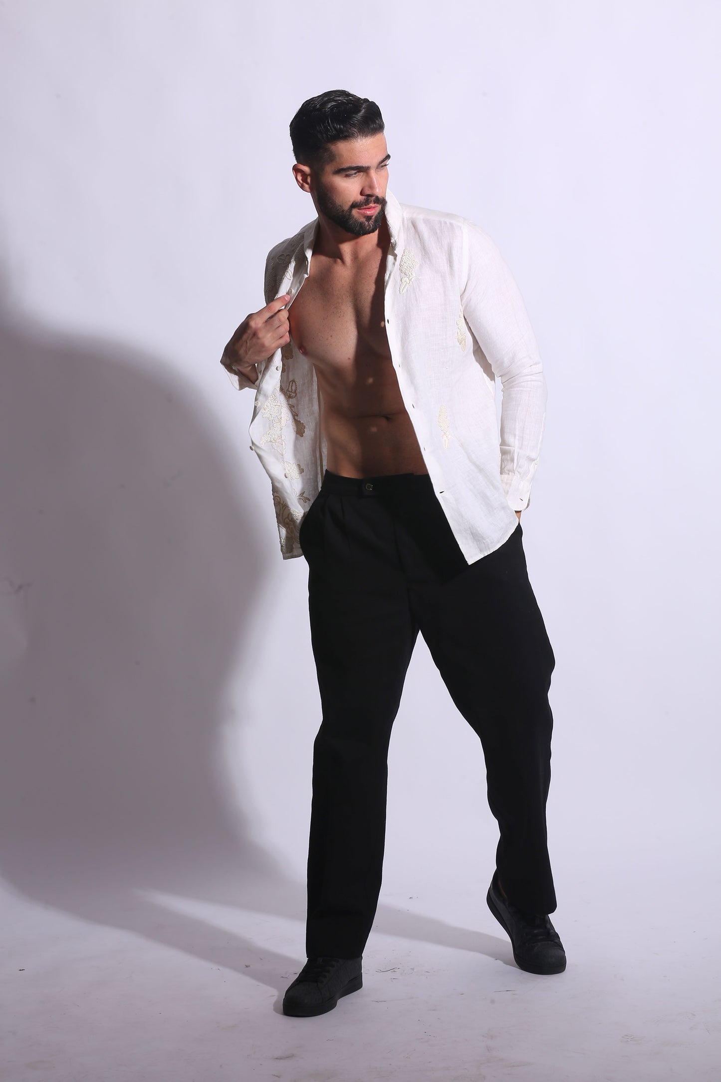 “Embroidered linen Maglia Chic maglia/cotton Breather Premium shirt, Eurostyle. 
