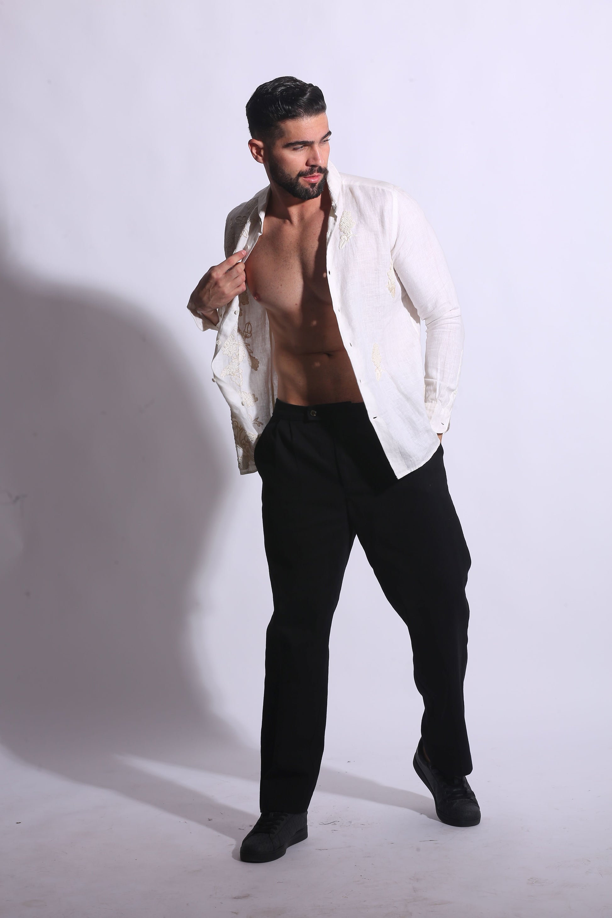 “Embroidered linen Maglia Chic maglia/cotton Breather Premium shirt, Eurostyle. 